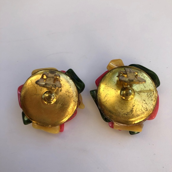 Vintage Mother of Pearl Shell Clip on Earrings - Picture 4 of 5